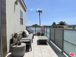 932 N Alfred St #PH1 - Photo 7 of 8