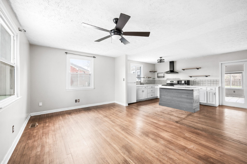 5023 Packard Dr - Photo 4 of 20