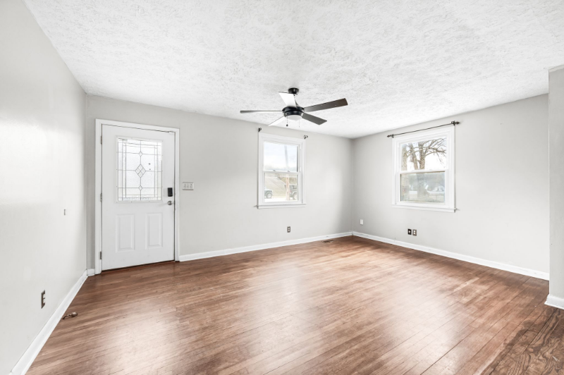 5023 Packard Dr - Photo 5 of 20