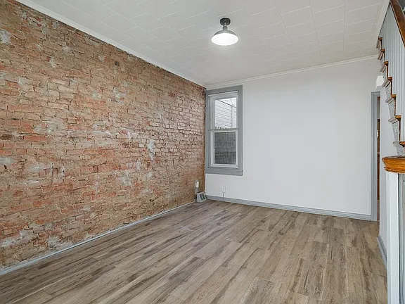 3194 Almond St - Photo 3 of 15