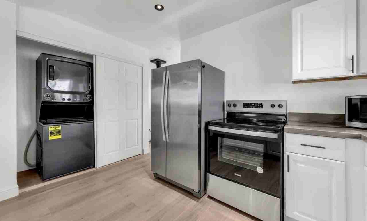 15725 Toll Rd - Photo 3 of 12