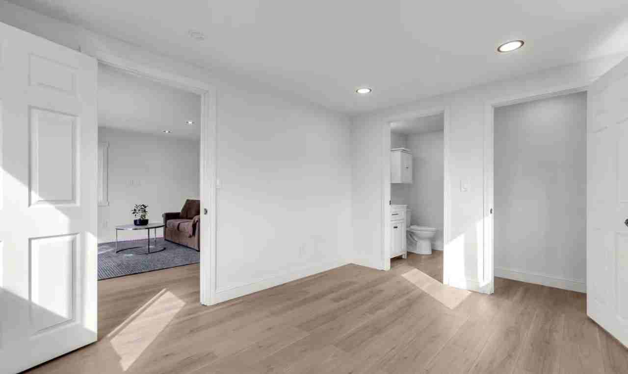 15725 Toll Rd - Photo 7 of 12