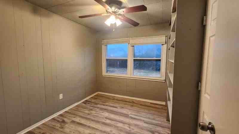 20 Sussex Dr - Photo 2 of 16