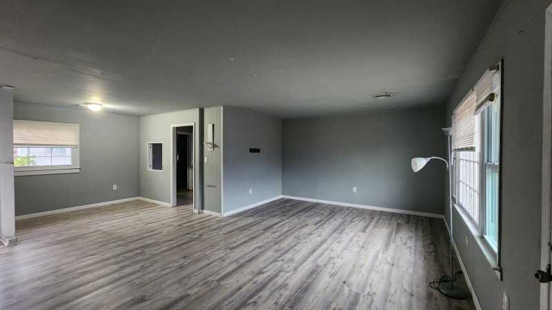 20 Sussex Dr - Photo 5 of 16