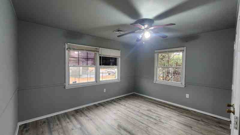 20 Sussex Dr - Photo 6 of 16