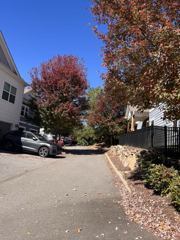 32 Plant Pl - Photo 3 of 37