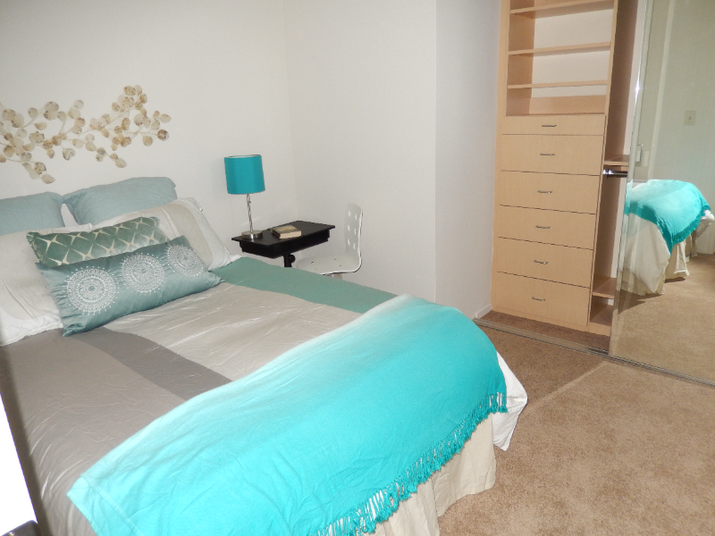 1030 Agate St - Photo 5 of 9