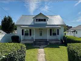 featured image of 4023 Fairlawn Ave #1