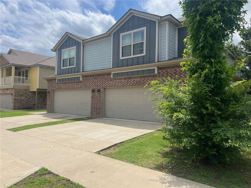 1211 N Sicily Ln - Photo 2 of 14