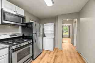 1724 W 19th St #4 - Photo 1 of 1