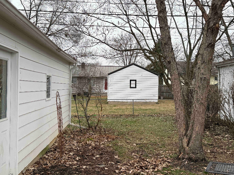 320 Rosslyn Ave - Photo 5 of 13