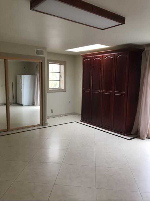 19211 Dodge Ave - Photo 4 of 11