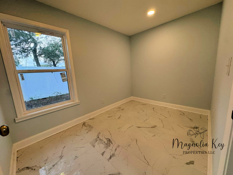 403 73rd Ave N #C - Photo 5 of 17