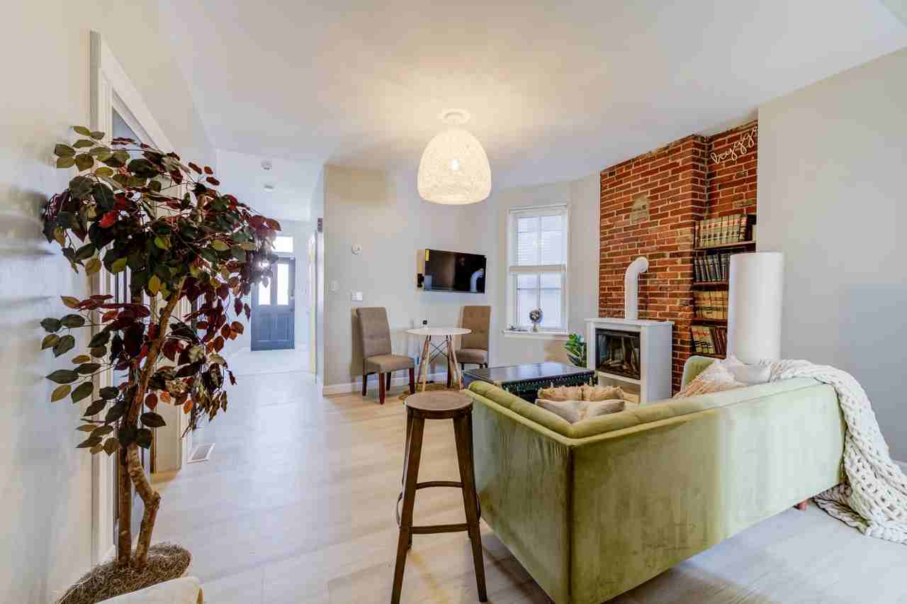 1705 S 9th St - Photo 3 of 9