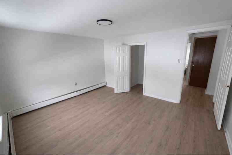 27 Penn St - Photo 5 of 8