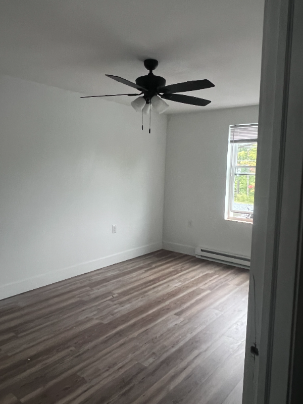 672 Main Rd N #3 - Photo 3 of 7