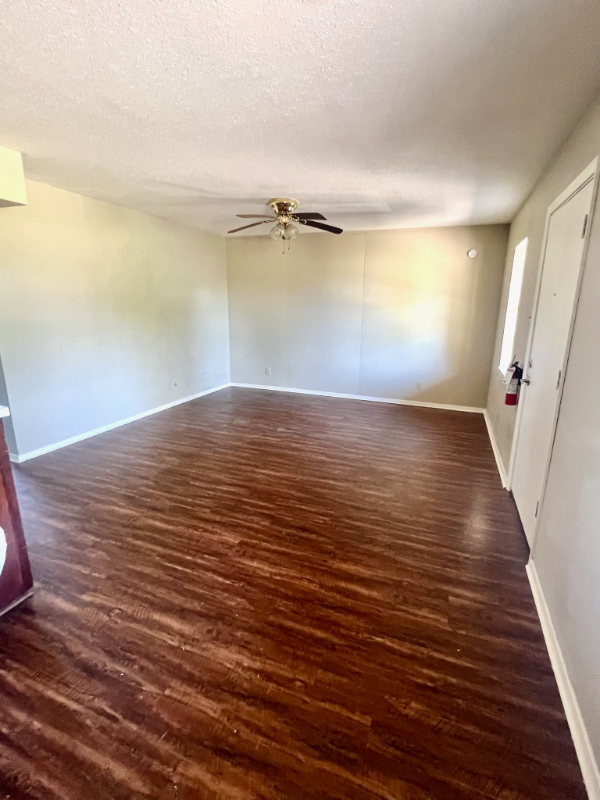 317 W School St #A - Photo 5 of 6