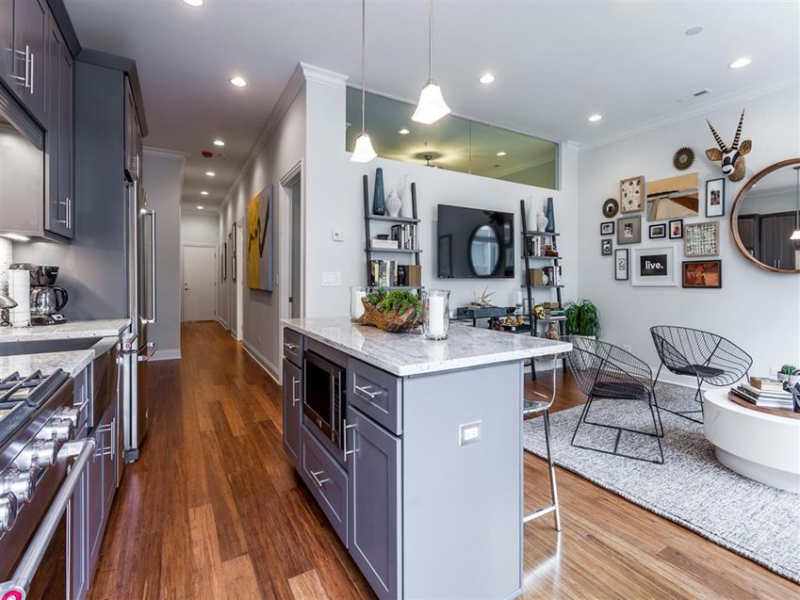 838 S Wells St - Photo 4 of 10