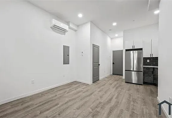 1237 N 60th St #10 - Photo 6 of 9