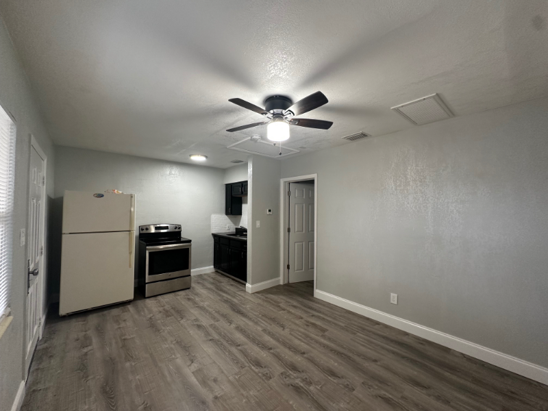 1610 12th Ave S #3 - Photo 2 of 10