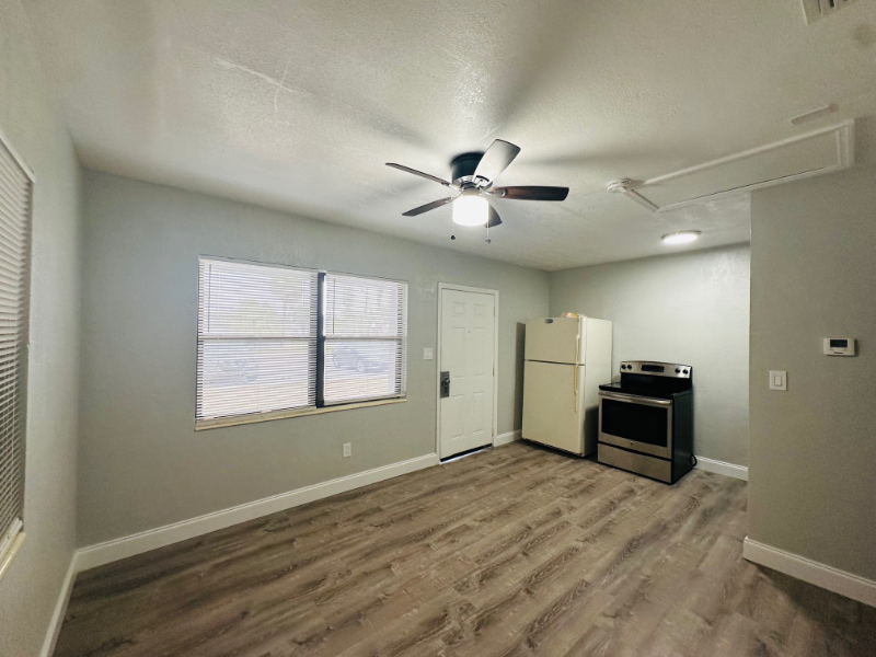 1610 12th Ave S #3 - Photo 3 of 10