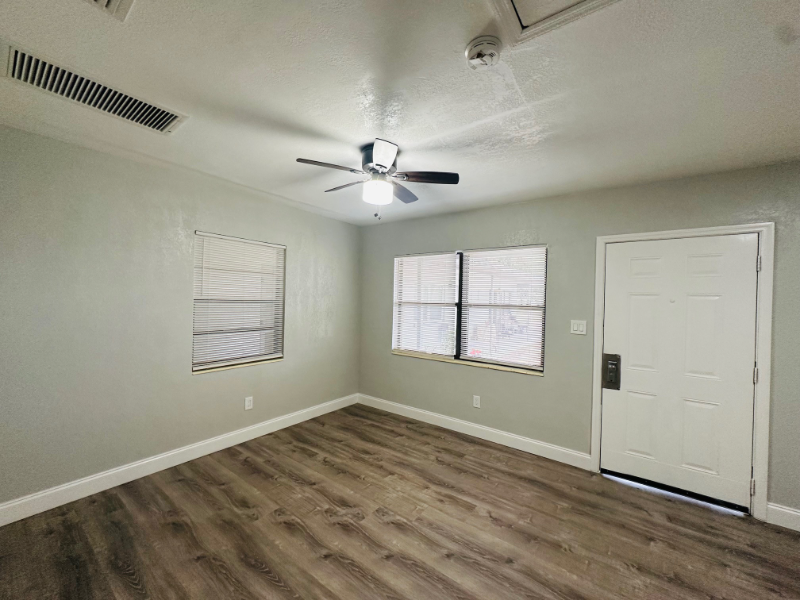 1610 12th Ave S #3 - Photo 4 of 10