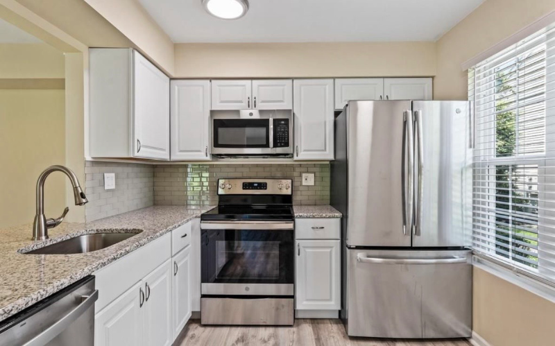 318A Delancey Pl #A - Photo 5 of 19