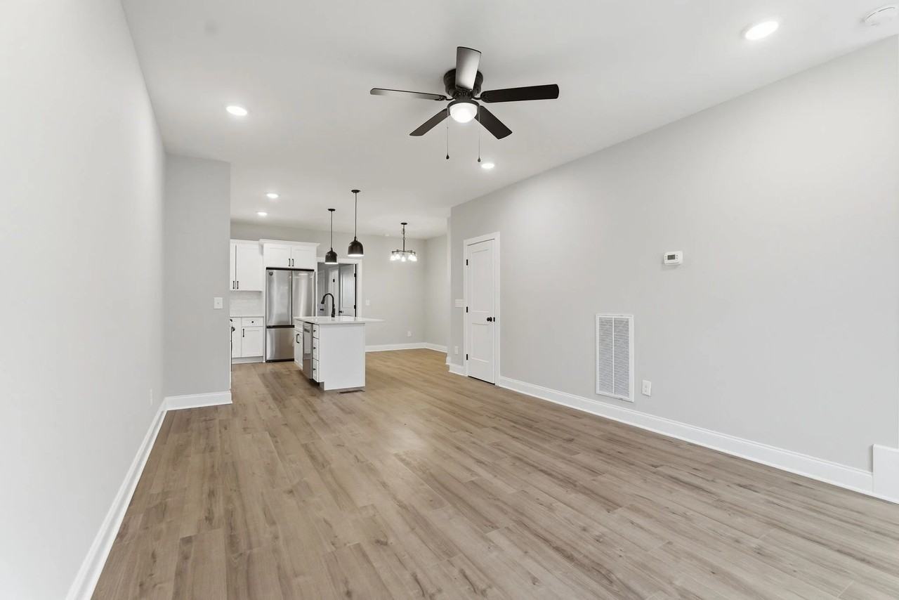 263 W Spring St - Photo 6 of 23