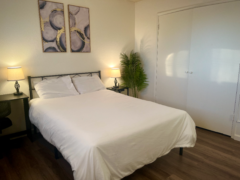 7327 Sovereign Ct - Photo 2 of 10