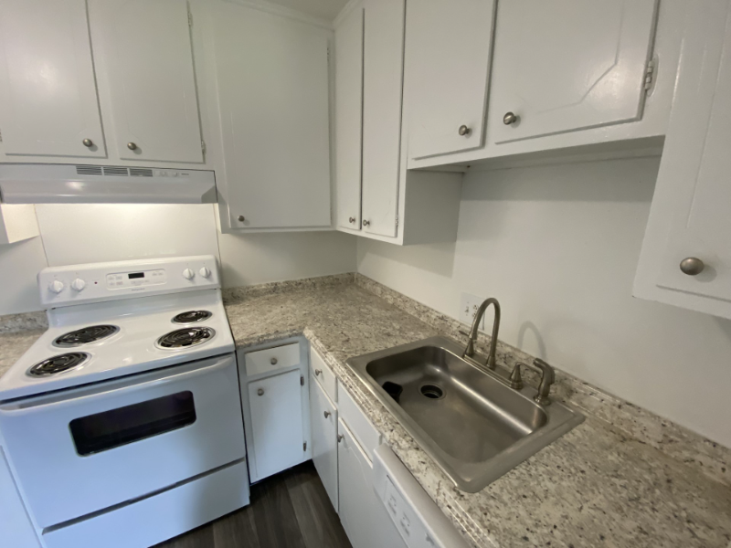 1005 Hickory Hill Ln #B207 - Photo 7 of 15