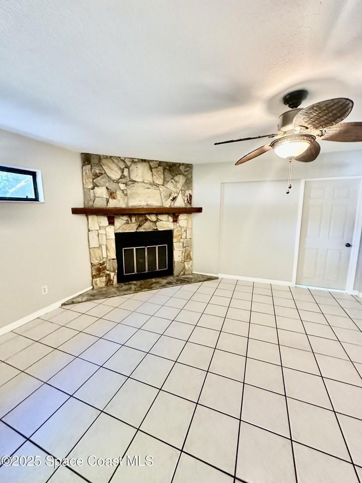 236 Chandler St Apt A - Photo 4 of 21