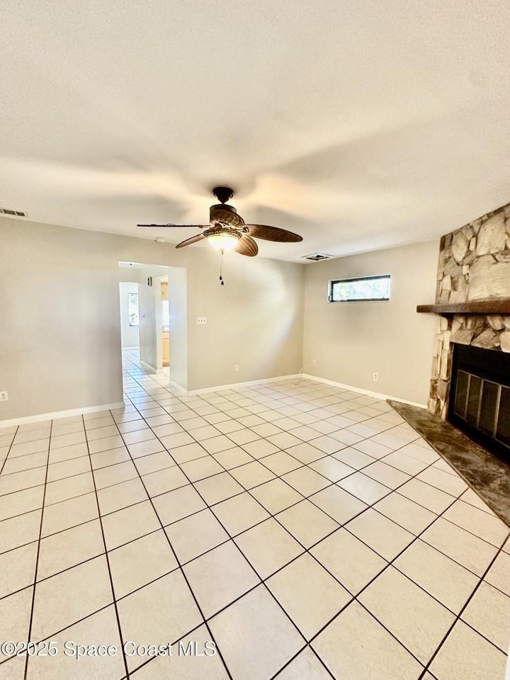 236 Chandler St Apt A - Photo 5 of 21