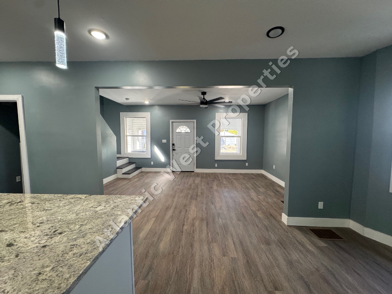 545 Carplin Pl - Photo 4 of 16