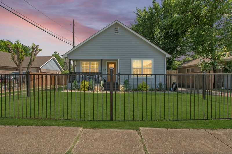 958 E Allen Ave - Photo 3 of 20