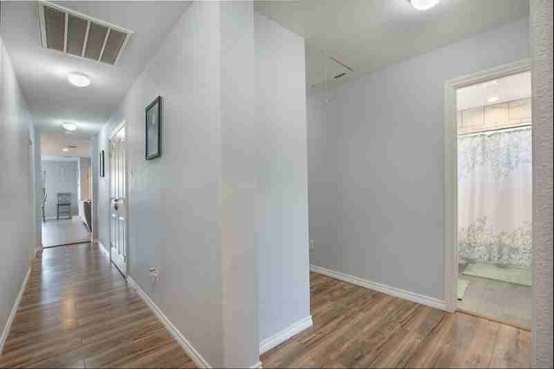 958 E Allen Ave - Photo 6 of 20