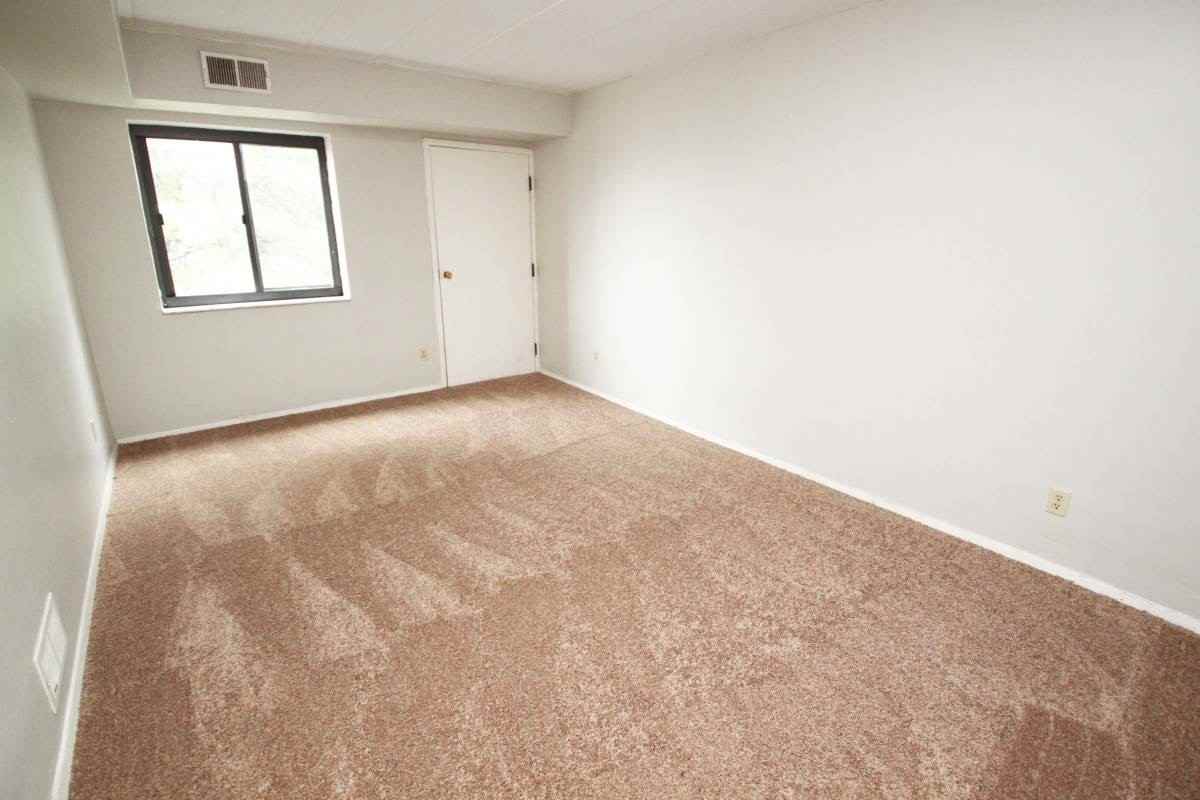 504 ORCHARD AVENUEAPT 205 #205 - Photo 4 of 11