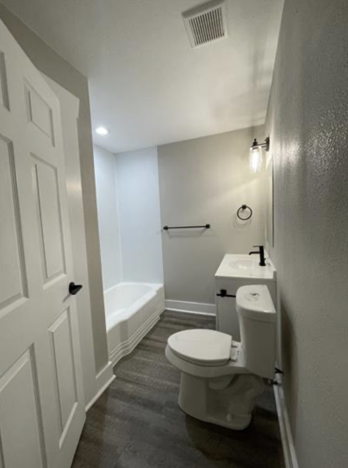 38 4th St Sw #C - Photo 4 of 10