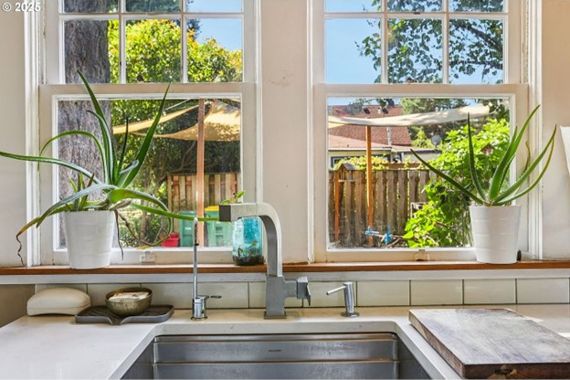 5325 Sw Watson Ave - Photo 7 of 19