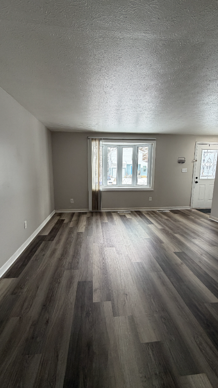 4169 Commander Ln - Photo 3 of 7