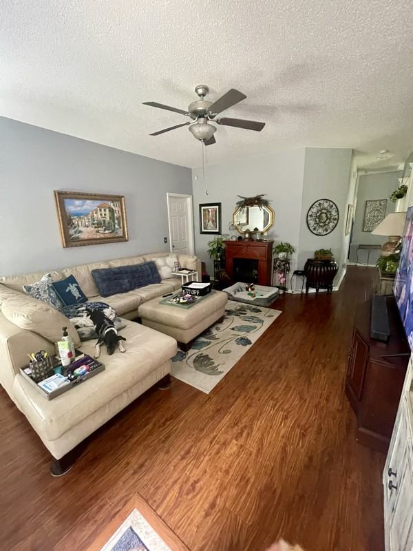 214 Foxbury Sq - Photo 6 of 14