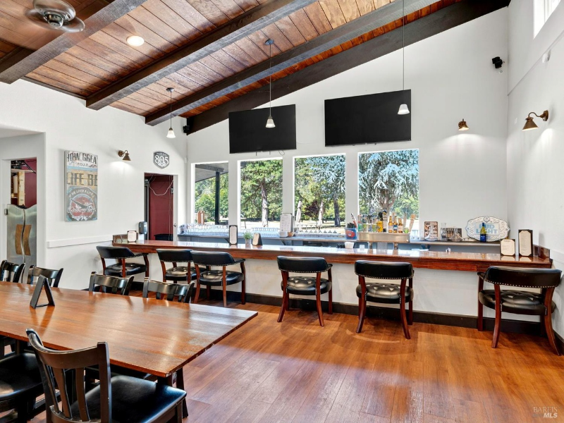 16451 Golf Rd - Photo 6 of 20