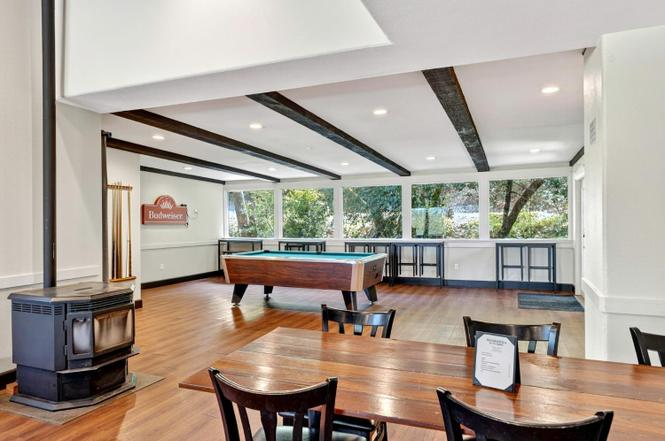 16451 Golf Rd - Photo 7 of 20