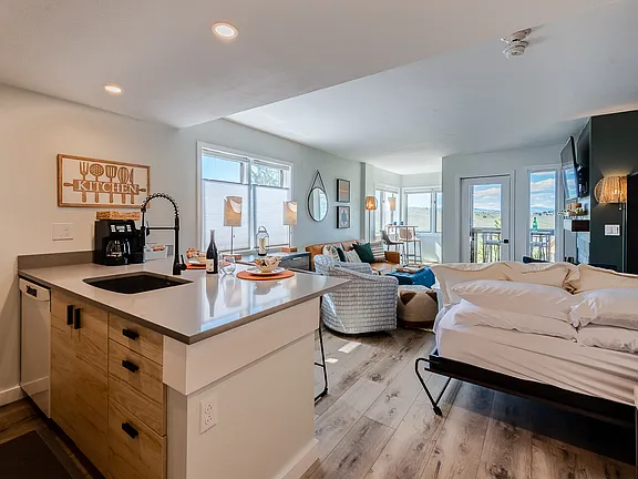 267 Lake Dr #4201 - Photo 3 of 12