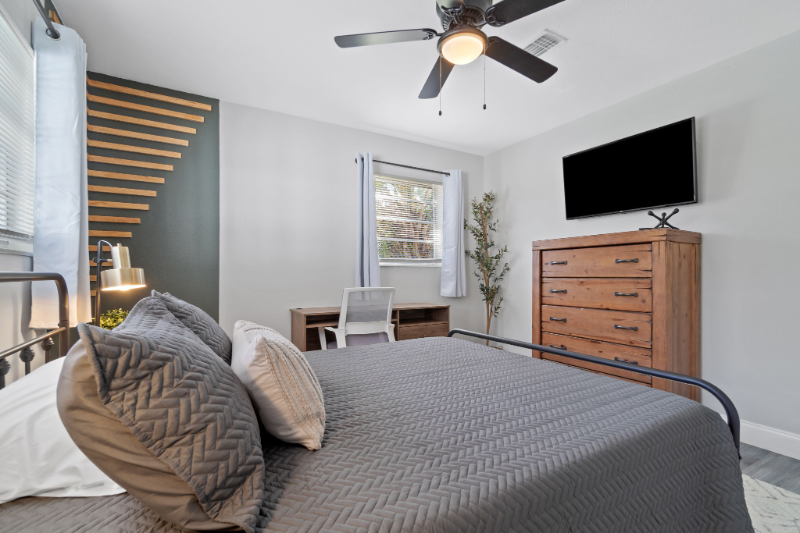 309 Holmes Blvd Nw - Photo 2 of 11