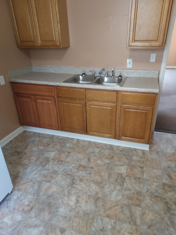 607 N 9th St - Photo 2 of 7