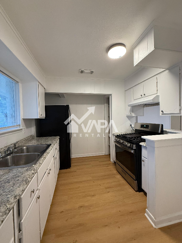 4926 Lark - Photo 3 of 16