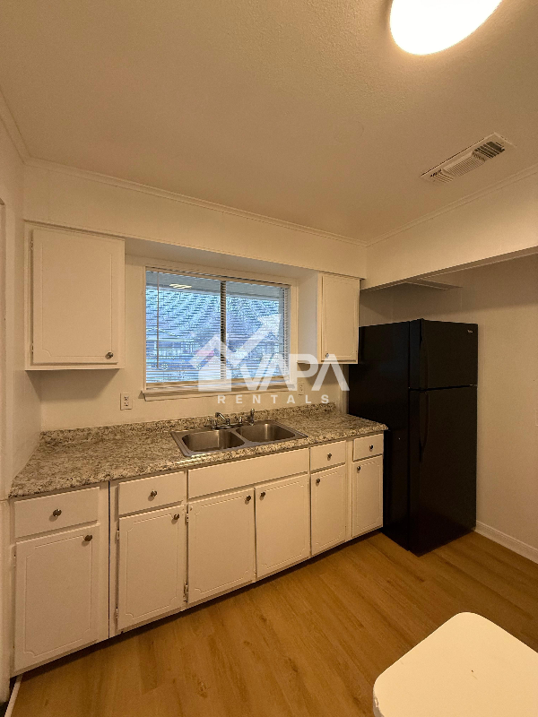 4926 Lark - Photo 4 of 16