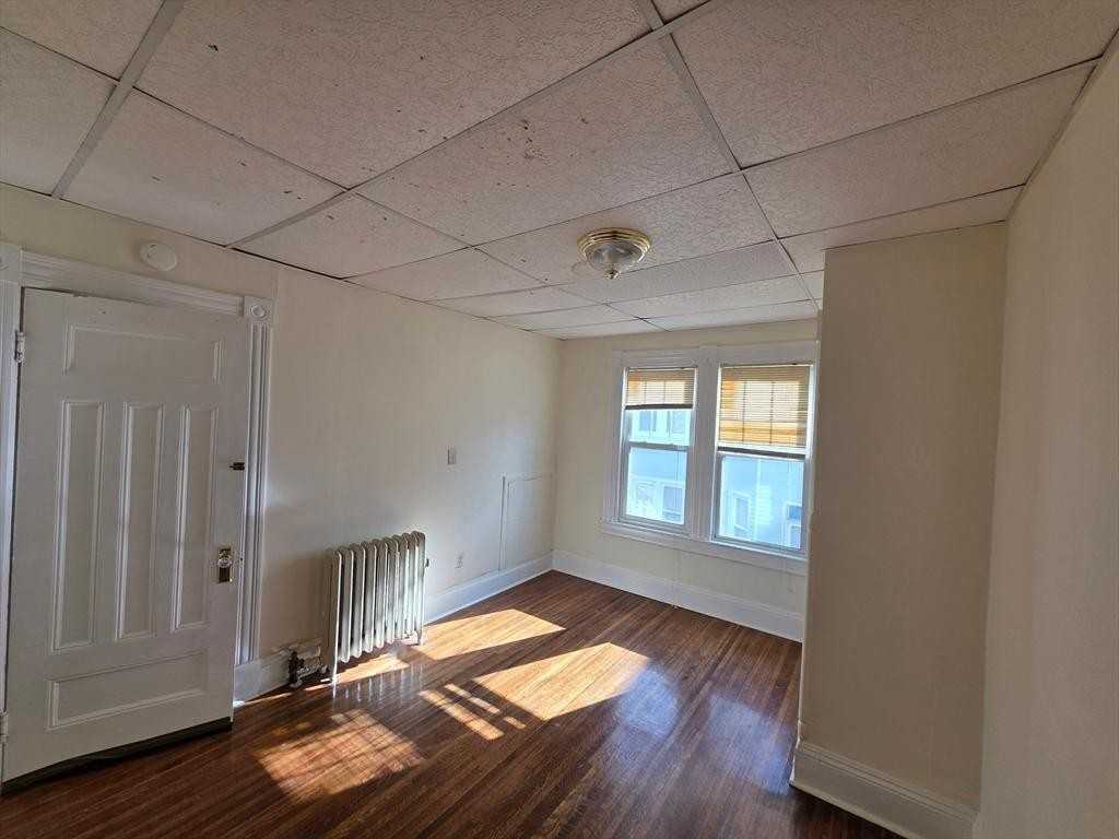 37 Chase Ave 2nd Fl - Photo 7 of 8