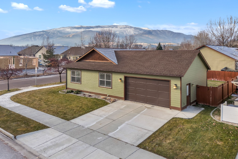 11496 Allomont Dr - Photo 2 of 17