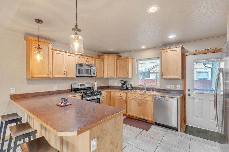 11496 Allomont Dr - Photo 7 of 17